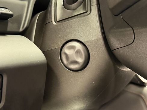 Used 2022 GMC Sierra 1500 AT4 image 24