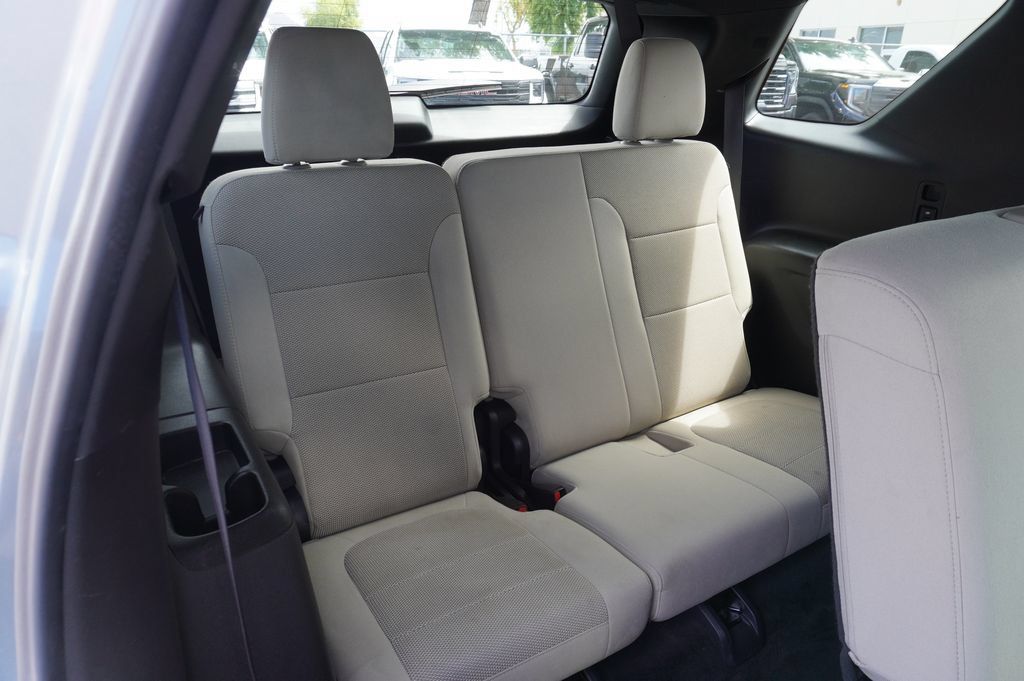 Certified 2023 Chevrolet Traverse LS FWD image 10