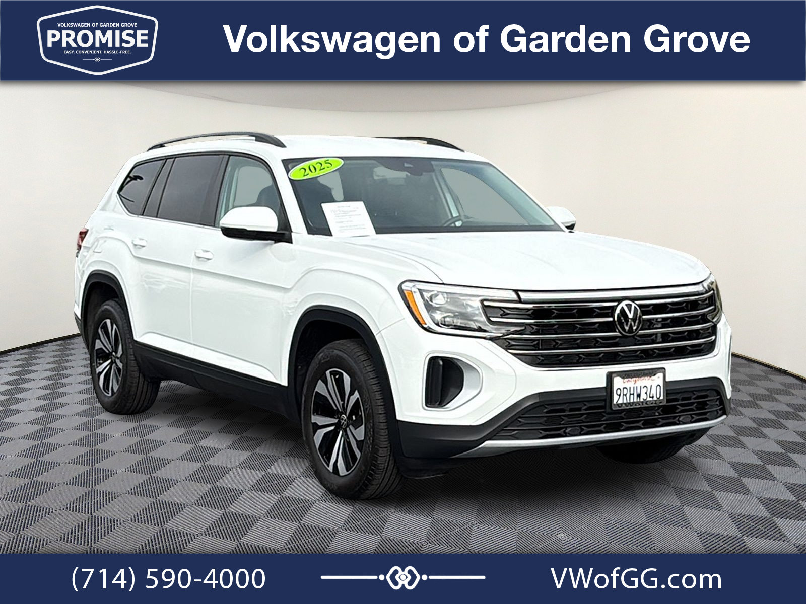 Used 2025 Volkswagen Atlas SE FWD image 2