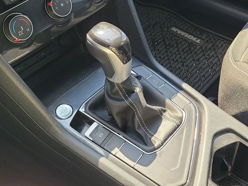 Used 2022 Volkswagen Tiguan S image 31