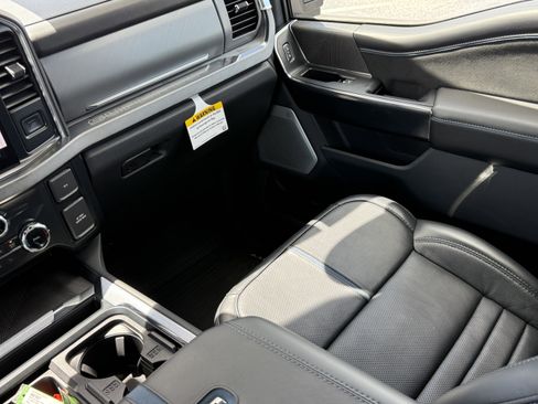 Certified 2025 Ford F250 Platinum w/ FX4 Off-Road Package image 15