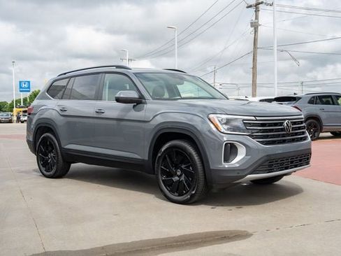 New 2026 Volkswagen Atlas SE FWD image 8