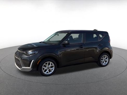 Used 2025 Kia Soul LX w/ LX Technology Package image 8