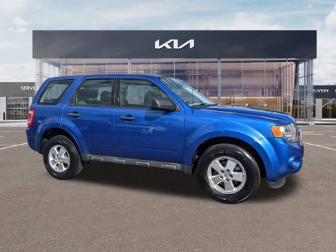 Used 2011 Ford Escape XLS w/ 101A Rapid Spec Order Code image 2