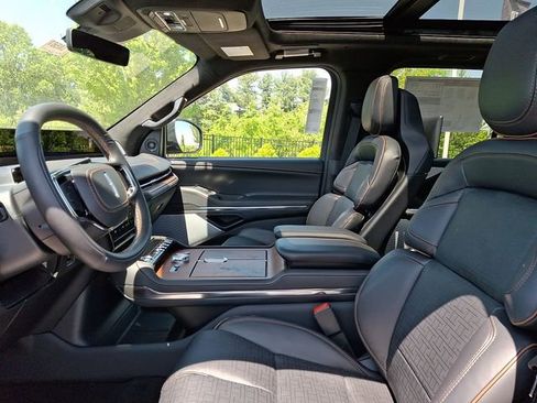 New 2026 Lincoln Navigator L Black Label AWD/4WD image 6
