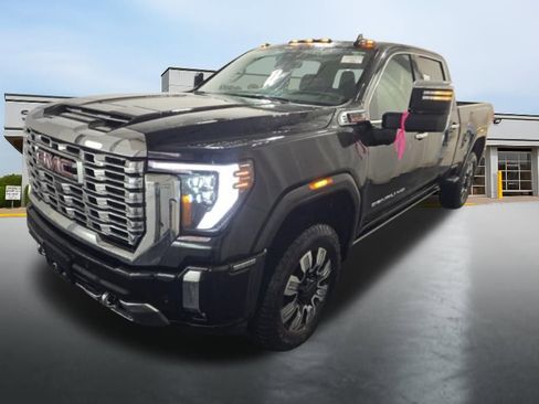 Used 2024 GMC Sierra 2500 Denali w/ Denali Reserve Package image 17
