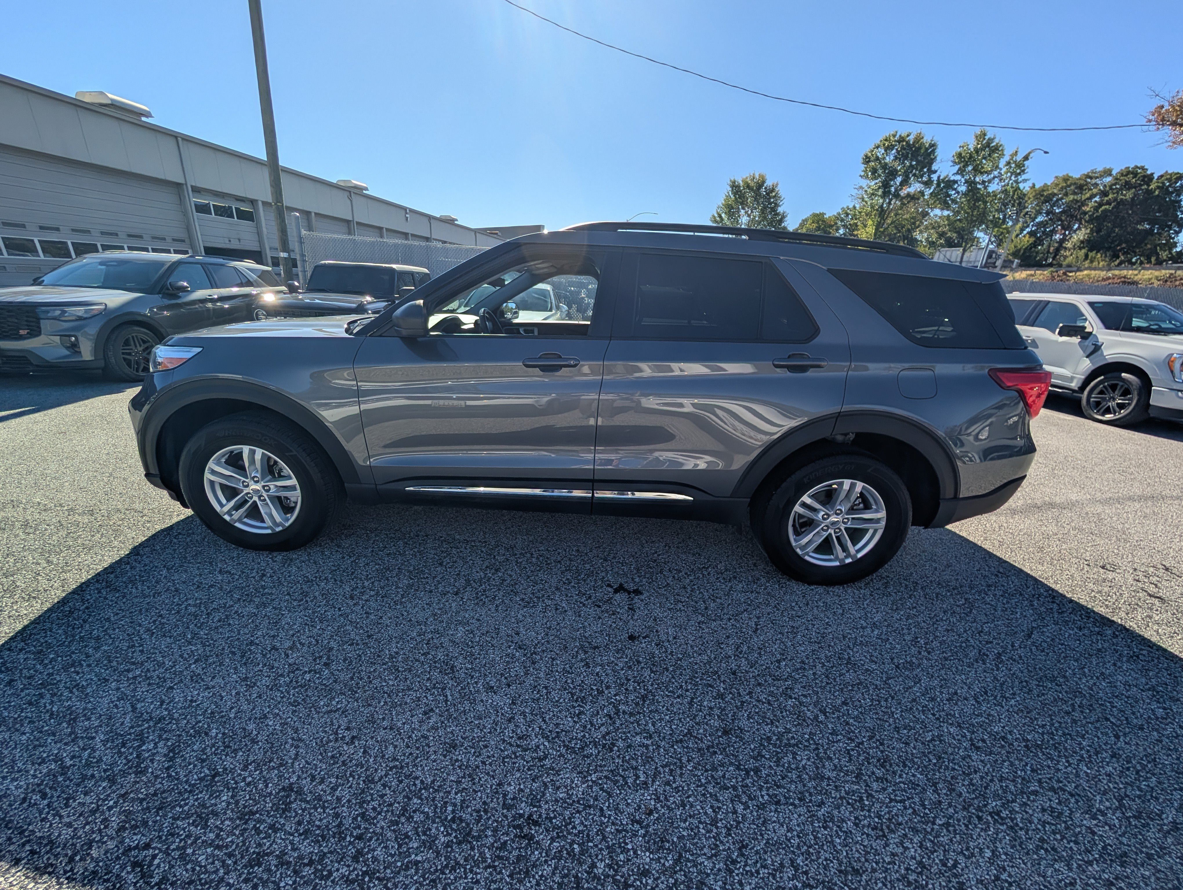 Certified 2023 Ford Explorer XLT w/ Equipment Group 202A AWD/4WD image 3