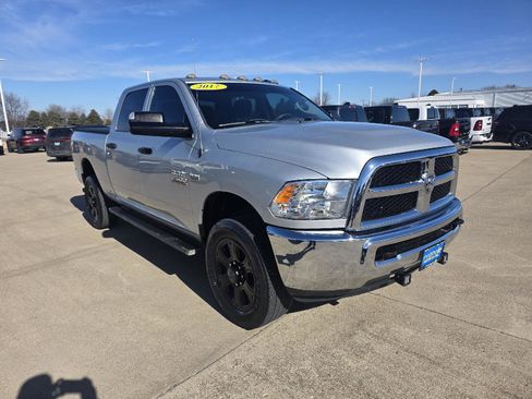 Used 2017 RAM 2500 Tradesman w/ Chrome Appearance Group image 17