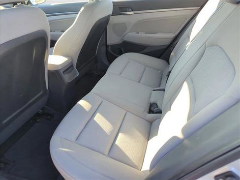 Used 2017 Hyundai Elantra SE image 22