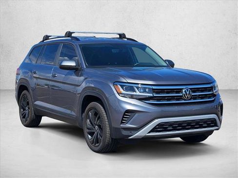 Used 2023 Volkswagen Atlas SE w/ Black Wheel Package AWD/4WD image 3