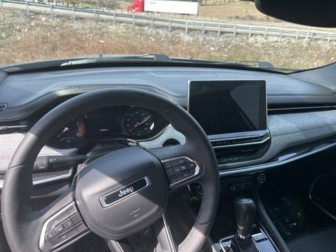 Used 2023 Jeep Compass Latitude w/ Sun and Sound Group image 33