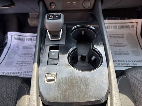 Used 2024 Nissan Rogue SV image 25