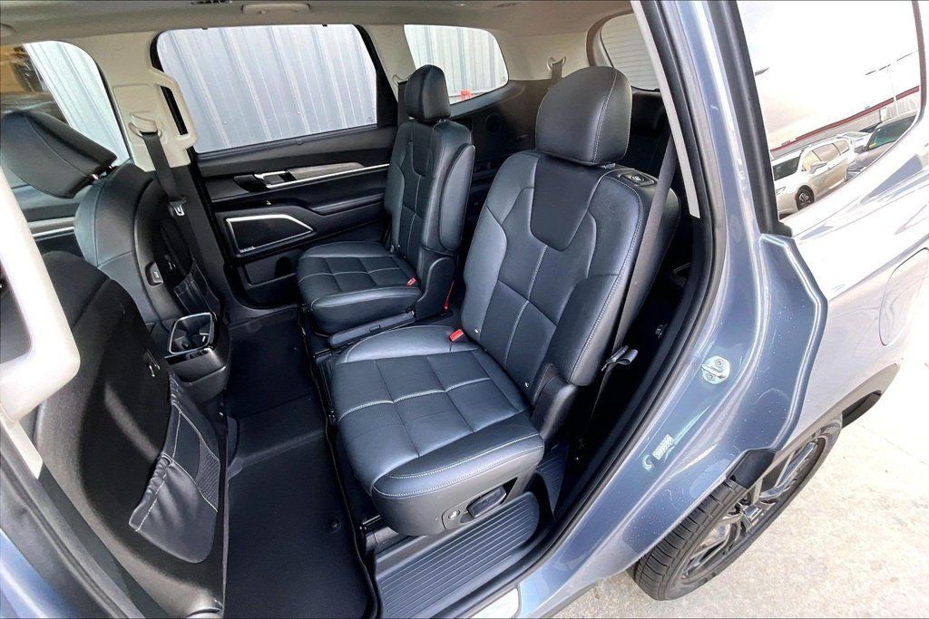 Used 2022 Kia Telluride SX w/ Towing Package AWD/4WD image 25
