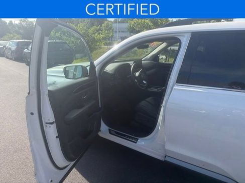 Certified 2025 Honda Pilot Touring image 9