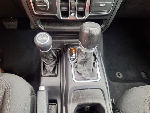 Used 2023 Jeep Wrangler Unlimited w/ Cold Weather Group AWD/4WD image 16