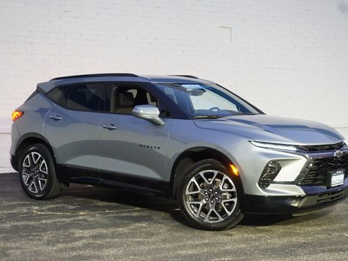 Certified 2025 Chevrolet Blazer RS image 3
