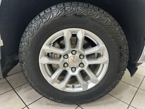 Certified 2025 Chevrolet Silverado 1500 LT image 17