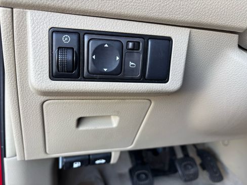 Used 2010 Nissan Versa 1.8 S w/ PWR Plus Pkg image 17