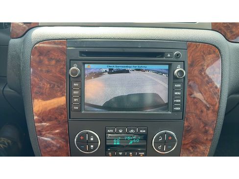 Used 2007 Chevrolet Tahoe LTZ w/ LTZ Preferred Equipment Group AWD/4WD image 19
