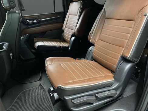 Used 2023 GMC Yukon XL Denali Ultimate image 32