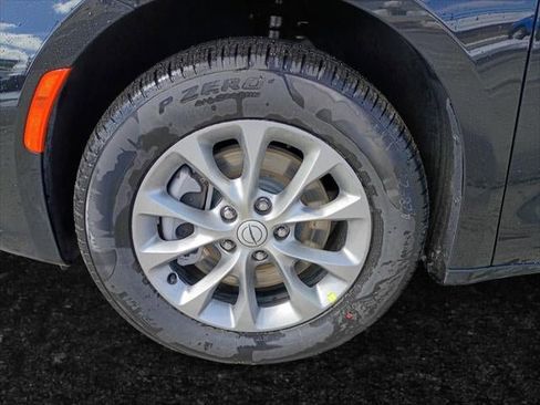 New 2026 Chrysler Pacifica Select image 31