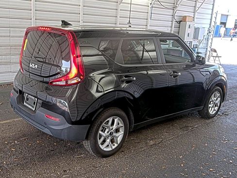 Used 2022 Kia Soul LX w/ Technology Package image 6