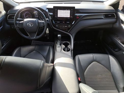 Used 2021 Toyota Camry SE image 9