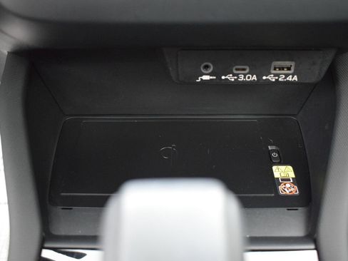 Used 2025 Subaru Forester Premium AWD/4WD image 17