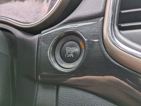 Used 2016 Jeep Grand Cherokee Laredo 75th Anniversary image 28