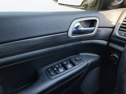 Used 2021 Jeep Grand Cherokee Laredo X AWD/4WD image 14