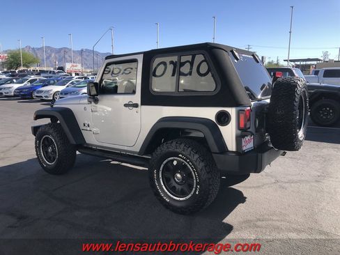 Used 2009 Jeep Wrangler X AWD/4WD image 6