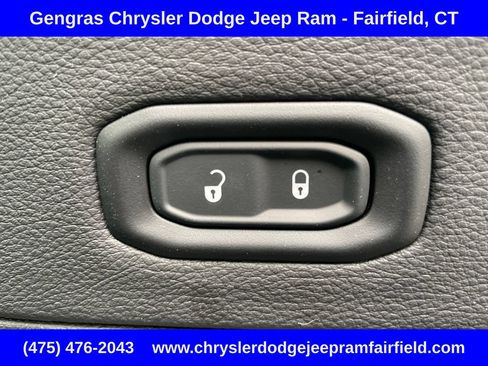 Certified 2025 Jeep Wrangler Unlimited Sahara AWD/4WD image 19