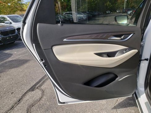 Used 2022 Buick Enclave Avenir w/ Avenir Technology Package image 12