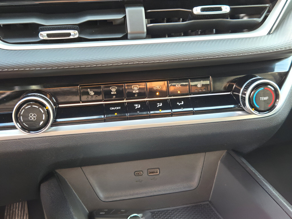 Certified 2025 Chevrolet Equinox LT FWD image 29