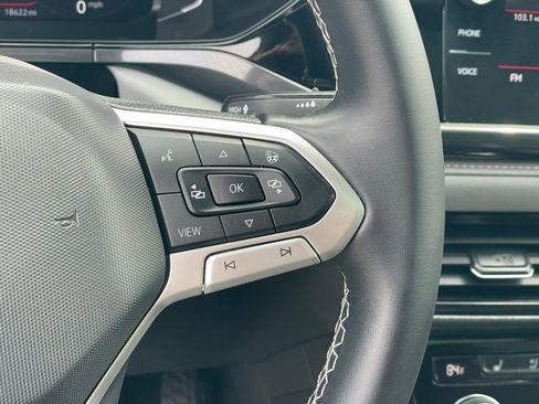 Certified 2022 Volkswagen Taos SEL AWD/4WD image 25