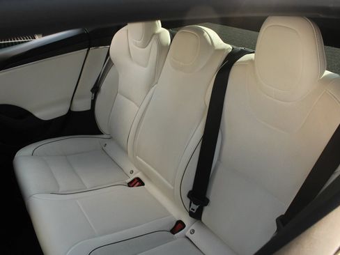 Used 2022 Tesla Model S Plaid AWD/4WD image 19
