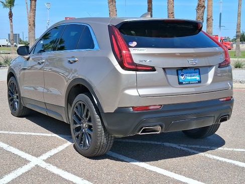 Used 2023 Cadillac XT4 Luxury FWD image 2