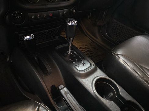 Used 2017 Jeep Wrangler Unlimited Rubicon image 23