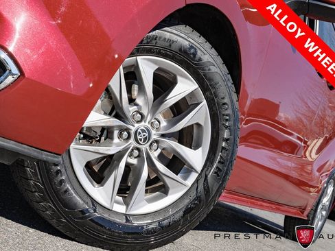 Used 2022 Toyota Sienna XLE image 14