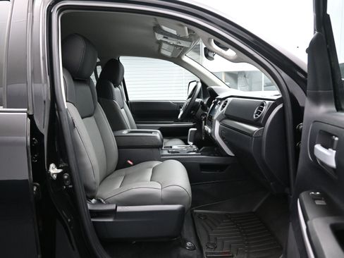 Used 2021 Toyota Tundra SR5 w/ SR5 Upgrade Package AWD/4WD image 13