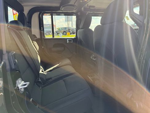 Used 2021 Jeep Gladiator Sport w/ Trailer Tow Package AWD/4WD image 7