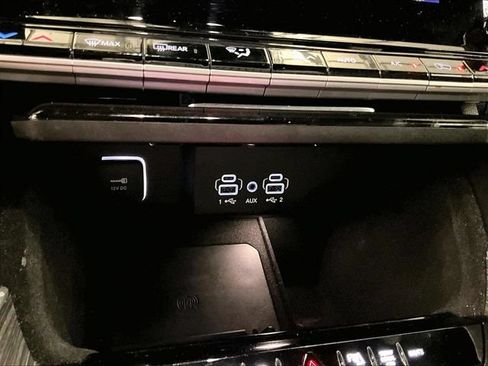 Used 2022 Jeep Wagoneer Series II AWD/4WD image 32