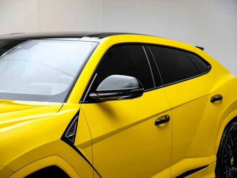 Used 2021 Lamborghini Urus image 30