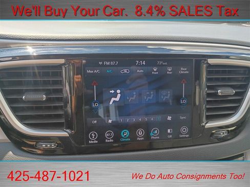 Used 2018 Chrysler Pacifica Touring Plus FWD image 21