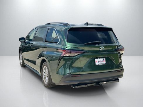 Certified 2023 Toyota Sienna XLE w/ XLE Plus Package FWD image 7