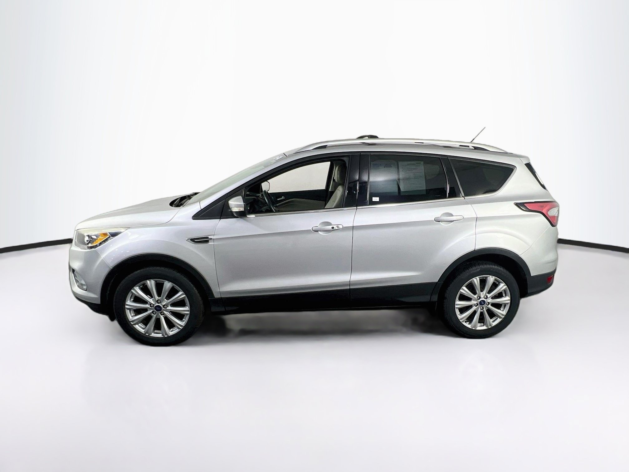 Used 2017 Ford Escape Titanium FWD image 8
