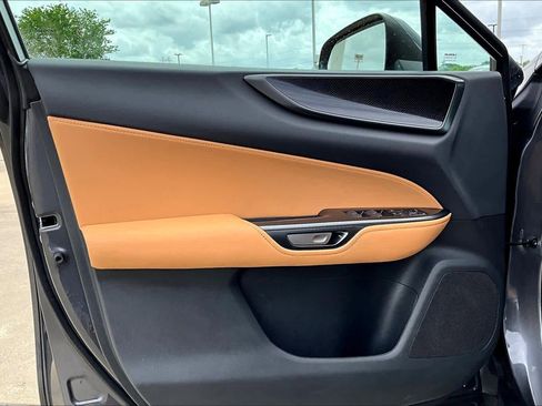 Used 2025 Lexus NX 250 FWD w/ Towing Package (2000 Lbs) image 19