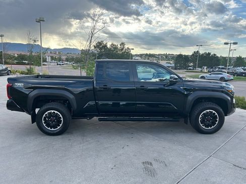 Used 2024 Toyota Tacoma TRD Off-Road w/ TRD Off Road Upgrade Package AWD/4WD image 10