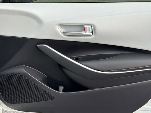 Used 2025 Toyota Corolla SE image 17