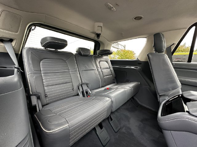 Certified 2020 Lincoln Navigator Black Label w/ Cargo Convenience Package AWD/4WD image 38